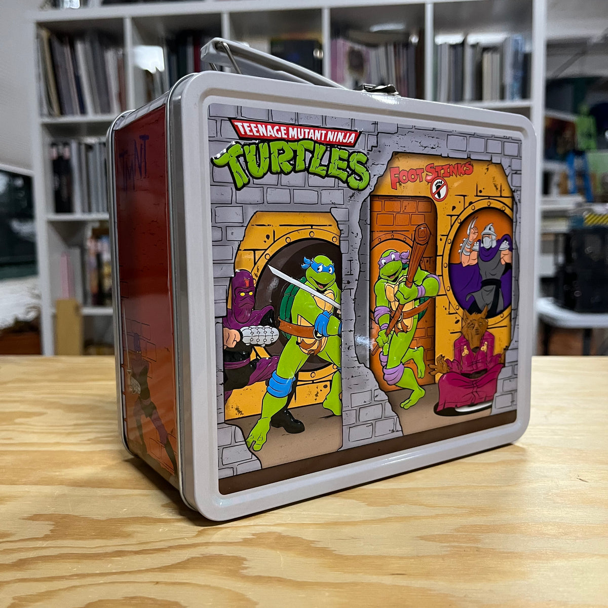 Surreal Entertainment - TMNT Animated Sewer Lair PX Lunchbox W/Thermos